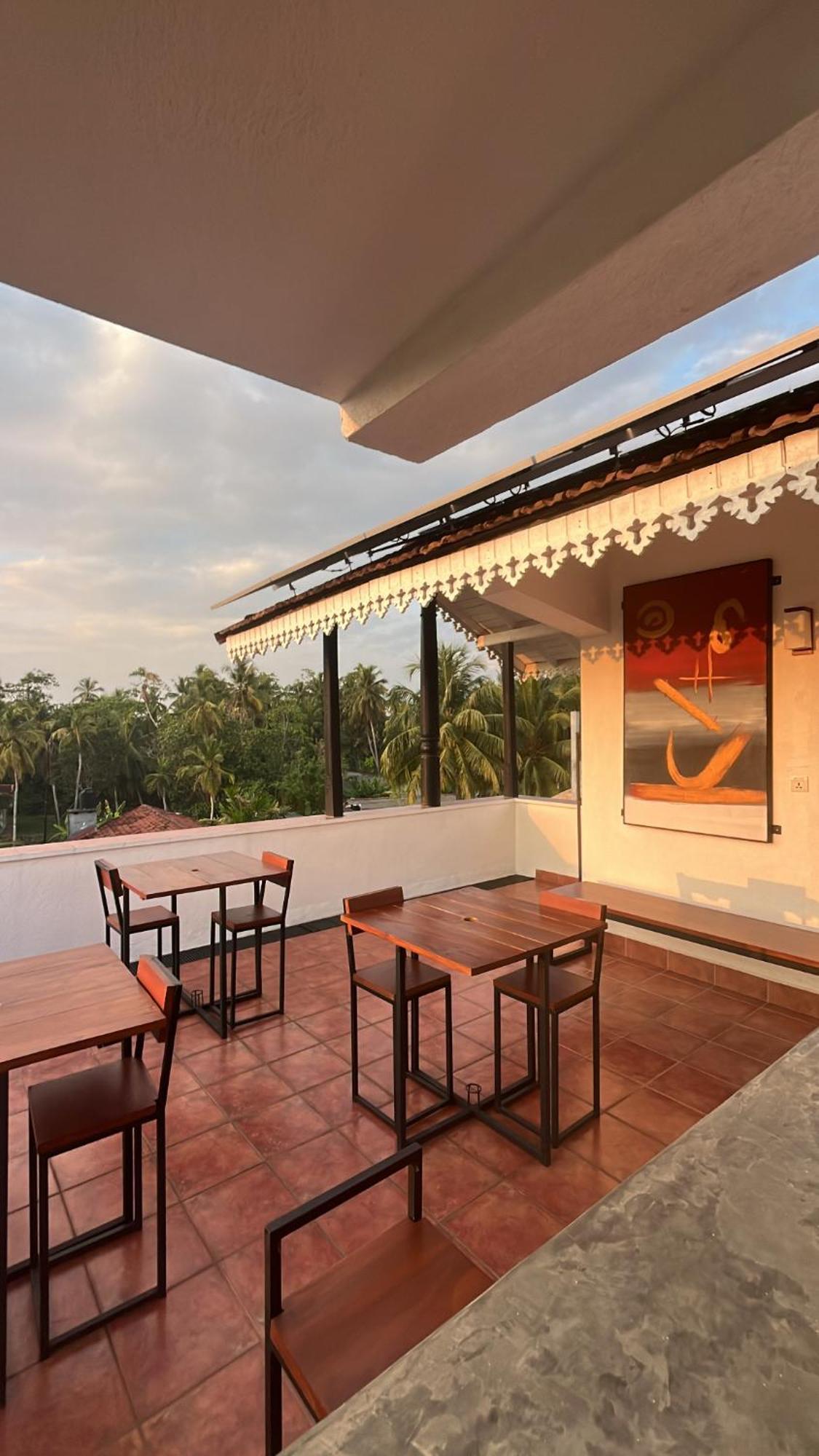 Beach Club Apartments Induruwa Exterior foto